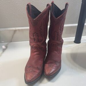 Women red cowboy boots